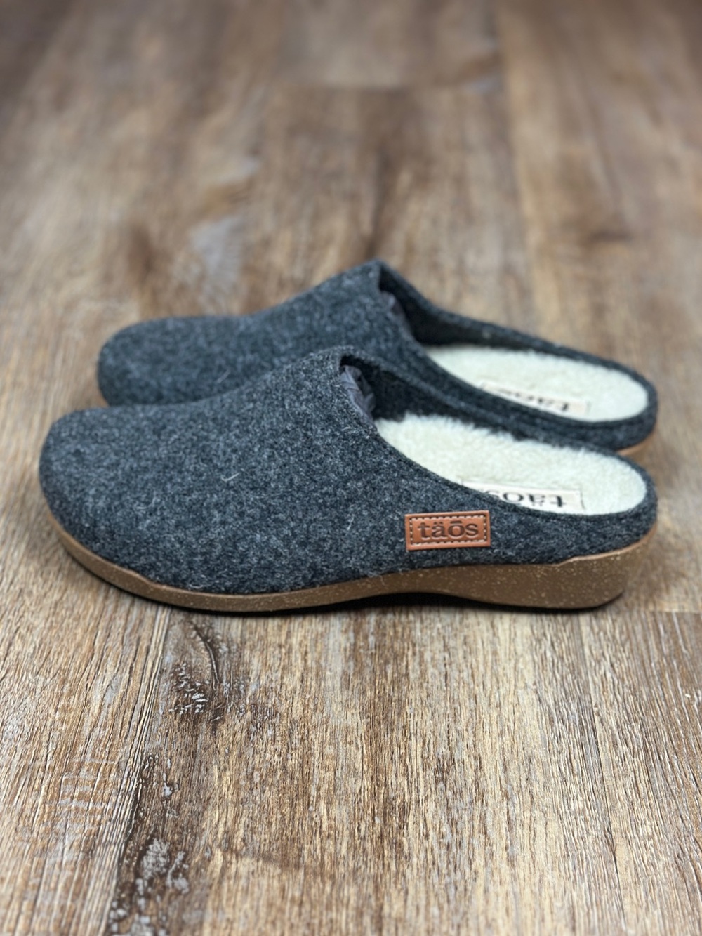 TAOS Woolery 2 Charcoal Gray Wool Clog Slip On Women’s Size 10/10.5 Shoes.